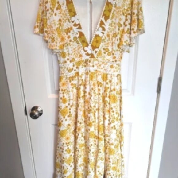 SAINTS + Secrets Yellow Floral Maxi Dress Size Small - Picture 1 of 4
